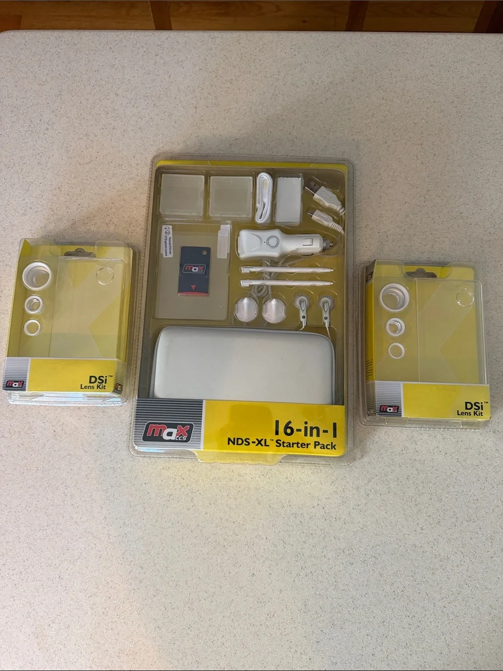 New 16-in-1 NDS-XL Starter Pack with White Carry Case - White & 2 DSI Lens kit